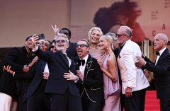 <b>全球票房的8.5%</b> 